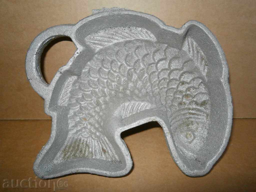 Delivery of cast aluminum fish