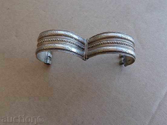 Auction Renaissance silver bracelet, jewelry, ornament, costume Auction Renaissance silver bracelet, jewelry, ornament, costume