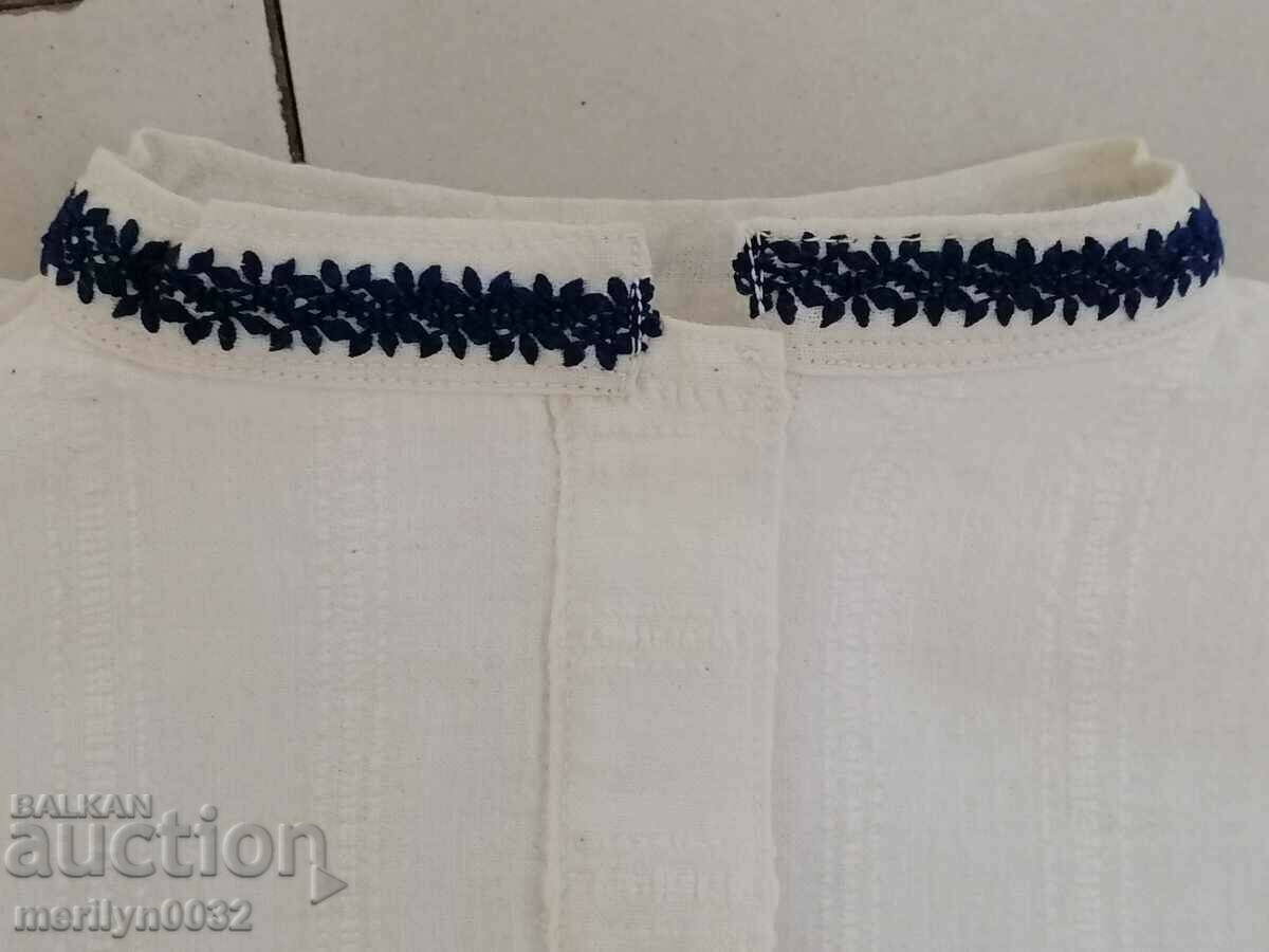 Delivery of Old men's kenara shirt hand-woven embroidered costume Delivery of Old men's kenara shirt hand-woven embroidered costume