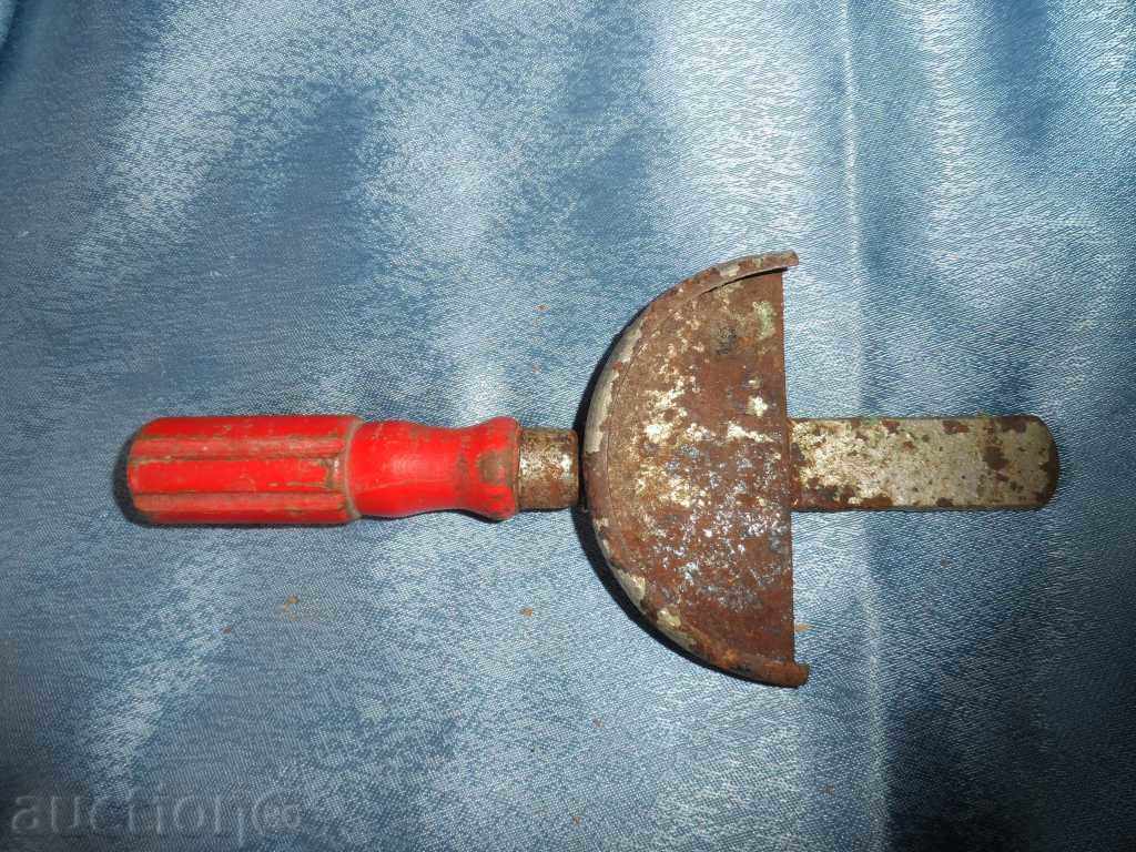 OLD JAR OPENER with price 8.00 BGN | € 4.09