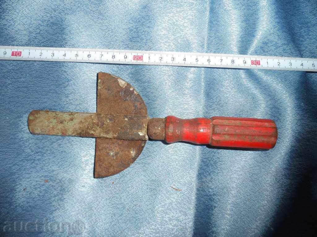 Auction  OLD JAR OPENER