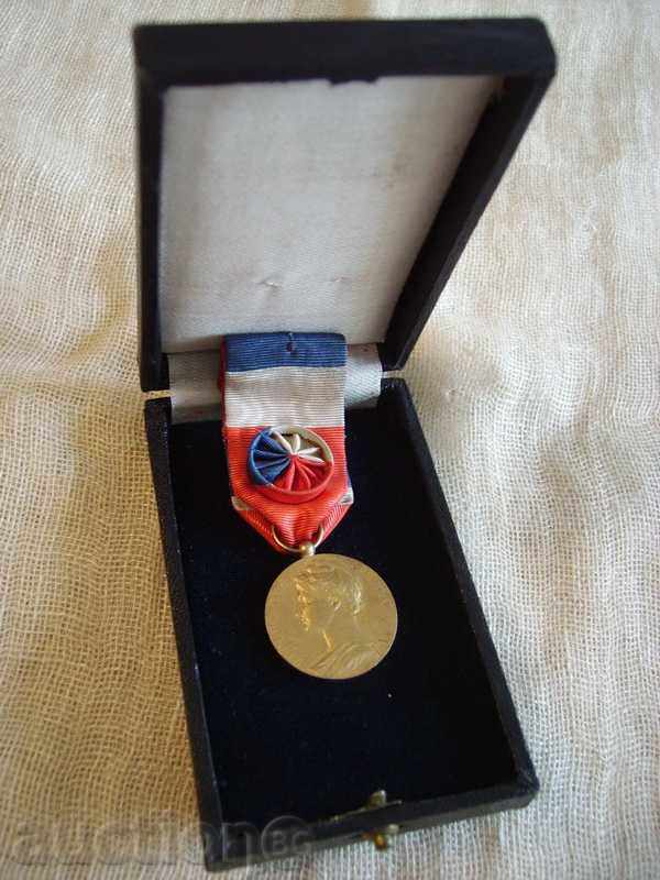 Old Belgian Medal Order Honor in Original Box - 5 Old Belgian Medal Order Honor in Original Box - 5