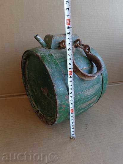 Old bucket, flask, barrel, crank, wooden