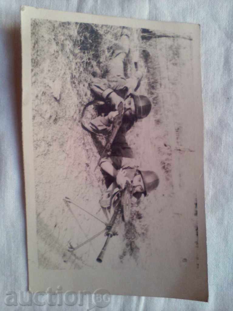 Delivery of Soldiers, rifle, machine gun