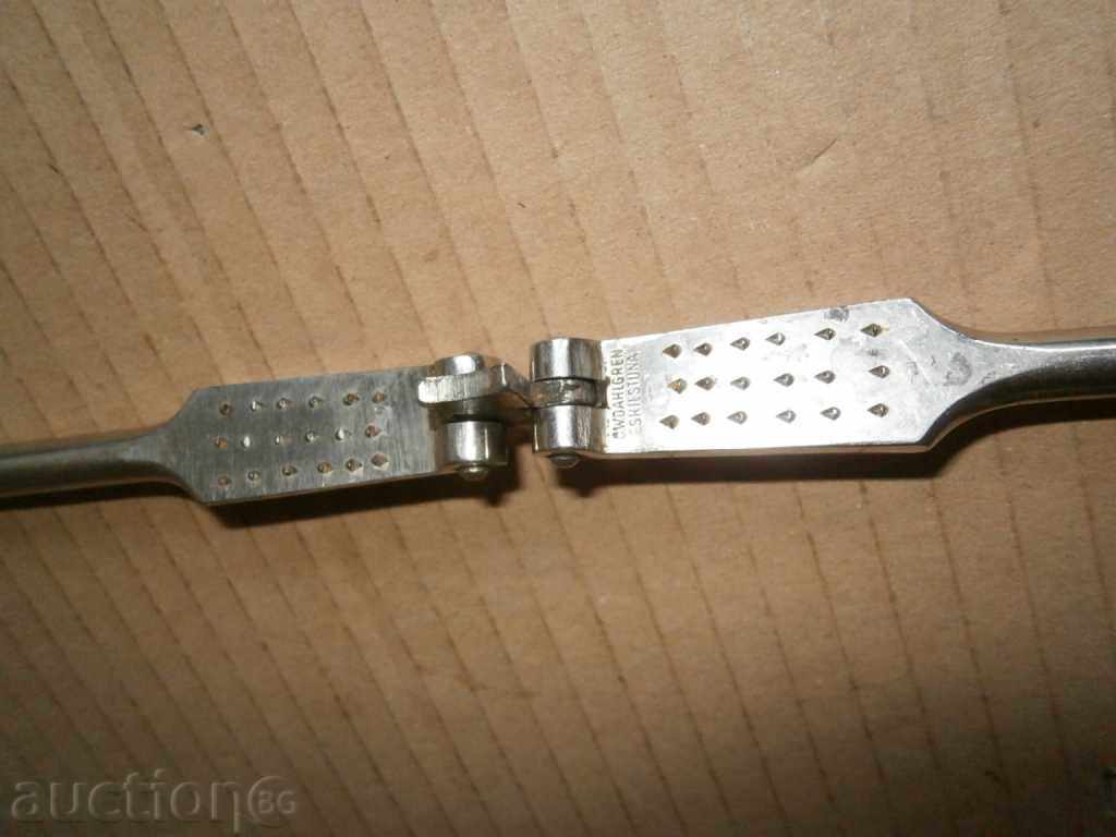 Auction  pliers for breaking hazelnut nuts nuts