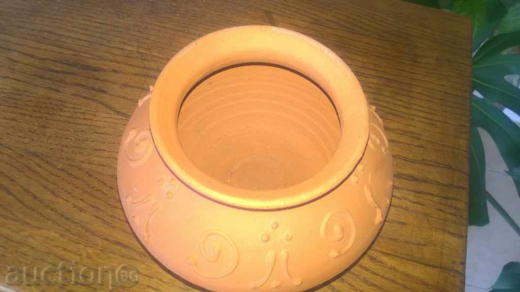 Auction CERAMIC COURT WITH ORNAMENTS Auction CERAMIC COURT WITH ORNAMENTS