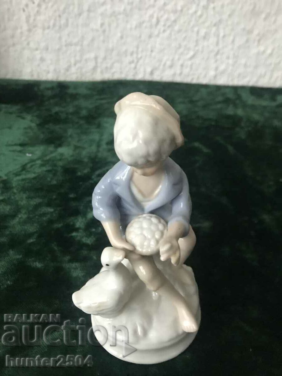 Helga with a goose13 cm with price € 64.95 | 127.03 BGN