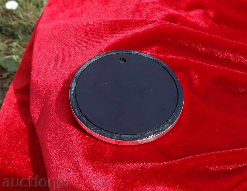 Δημοπρασία Ασημένιο κορνίζα φωτογραφίας 925, βάρος 22 γρ Δημοπρασία Ασημένιο κορνίζα φωτογραφίας 925, βάρος 22 γρ