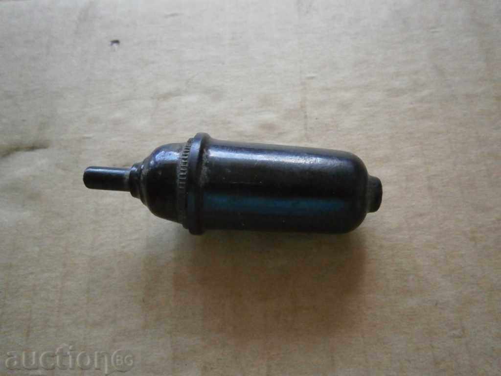 comutator antic bachelită de epocă cu preț 15.00 BGN | € 7.67 comutator antic bachelită de epocă cu preț 15.00 BGN | € 7.67