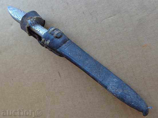 Auction An old knife with a handle and a goldfish handle, a knife, a dagger Auction An old knife with a handle and a goldfish handle, a knife, a dagger