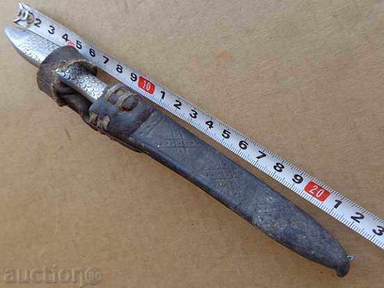 An old knife with a handle and a goldfish handle, a knife, a dagger - 5 An old knife with a handle and a goldfish handle, a knife, a dagger - 5