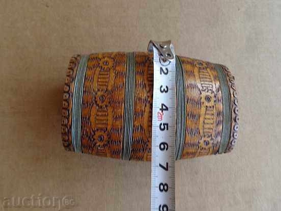 Delivery of An old wooden paving, a vase, a bathtub