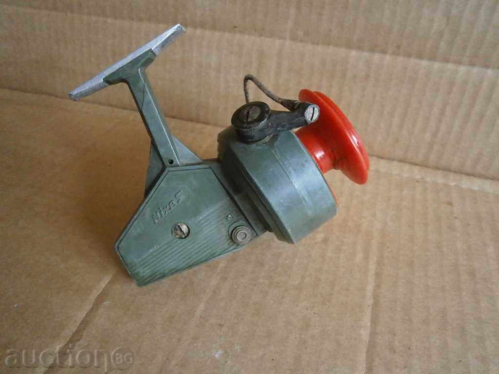 de epocă rolă de pescuit cu preț 10.00 BGN | € 5.11 de epocă rolă de pescuit cu preț 10.00 BGN | € 5.11