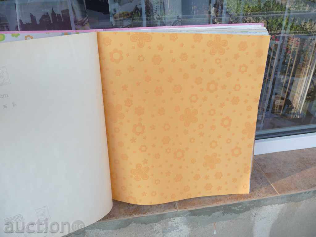 A great wallpaper catalog with price 37.00 BGN | € 18.92 A great wallpaper catalog with price 37.00 BGN | € 18.92