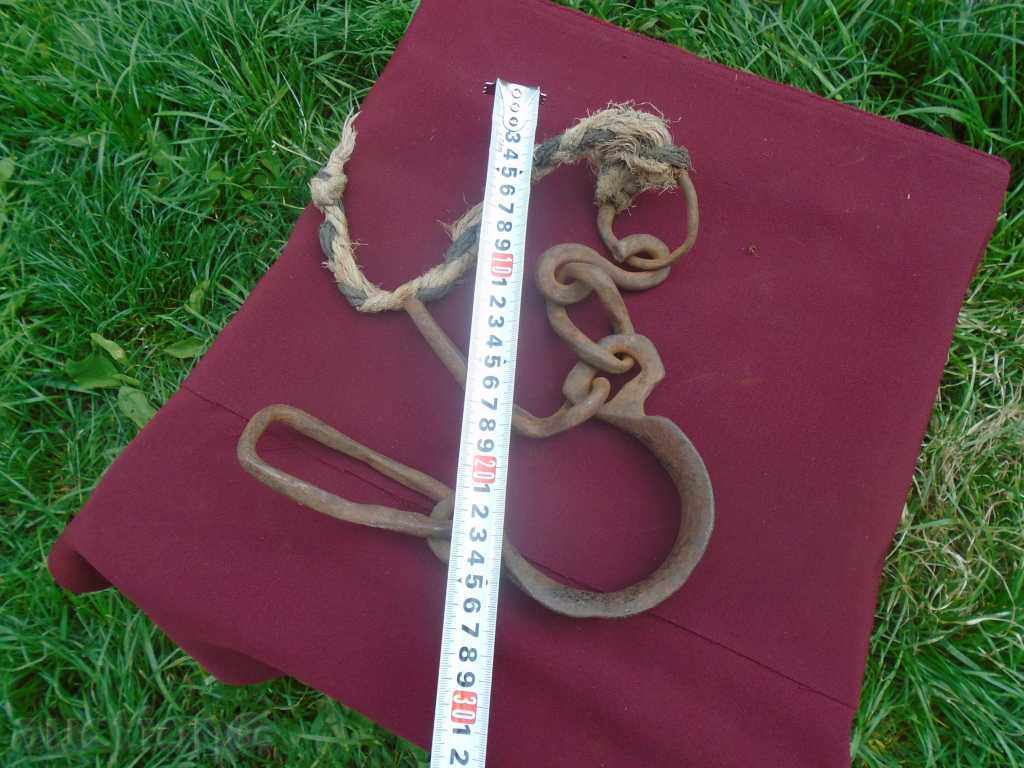 Auction OLD HANGING WIGS BOOTS, HORSES, OLIVES - EXCELLENT Auction OLD HANGING WIGS BOOTS, HORSES, OLIVES - EXCELLENT