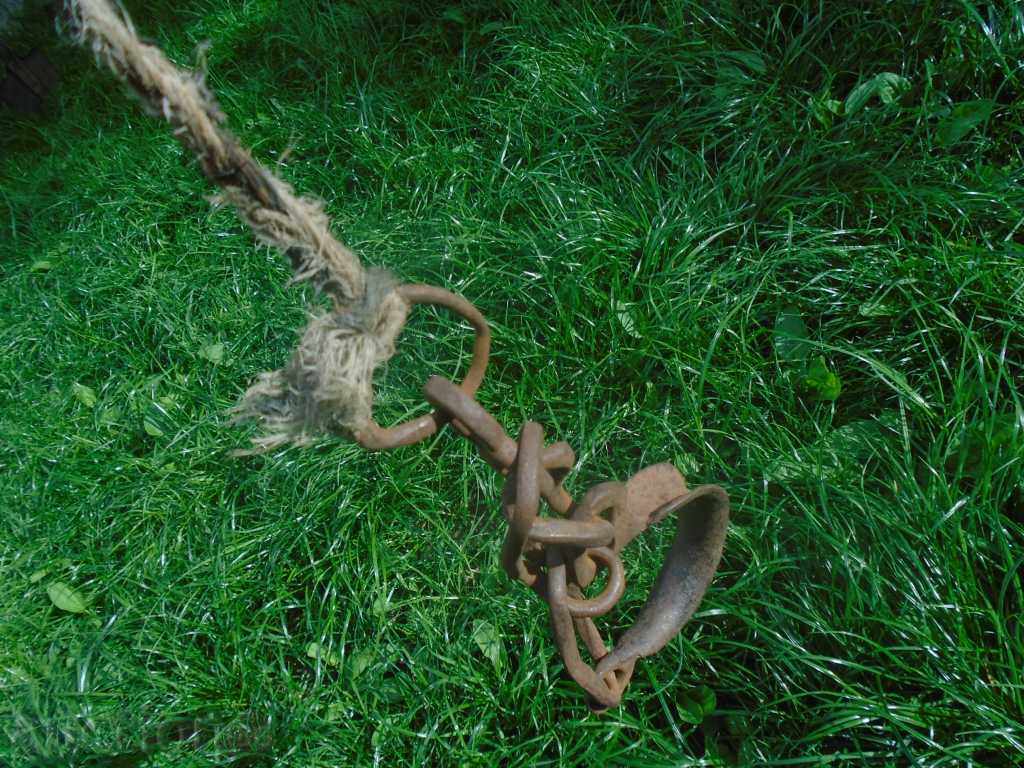 OLD HANGING WIGS BOOTS, HORSES, OLIVES - EXCELLENT - 6 OLD HANGING WIGS BOOTS, HORSES, OLIVES - EXCELLENT - 6