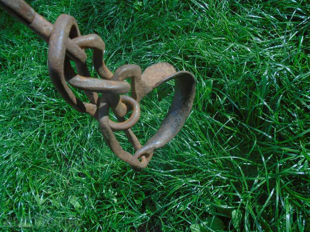 OLD HANGING WIGS BOOTS, HORSES, OLIVES - EXCELLENT - 7 OLD HANGING WIGS BOOTS, HORSES, OLIVES - EXCELLENT - 7