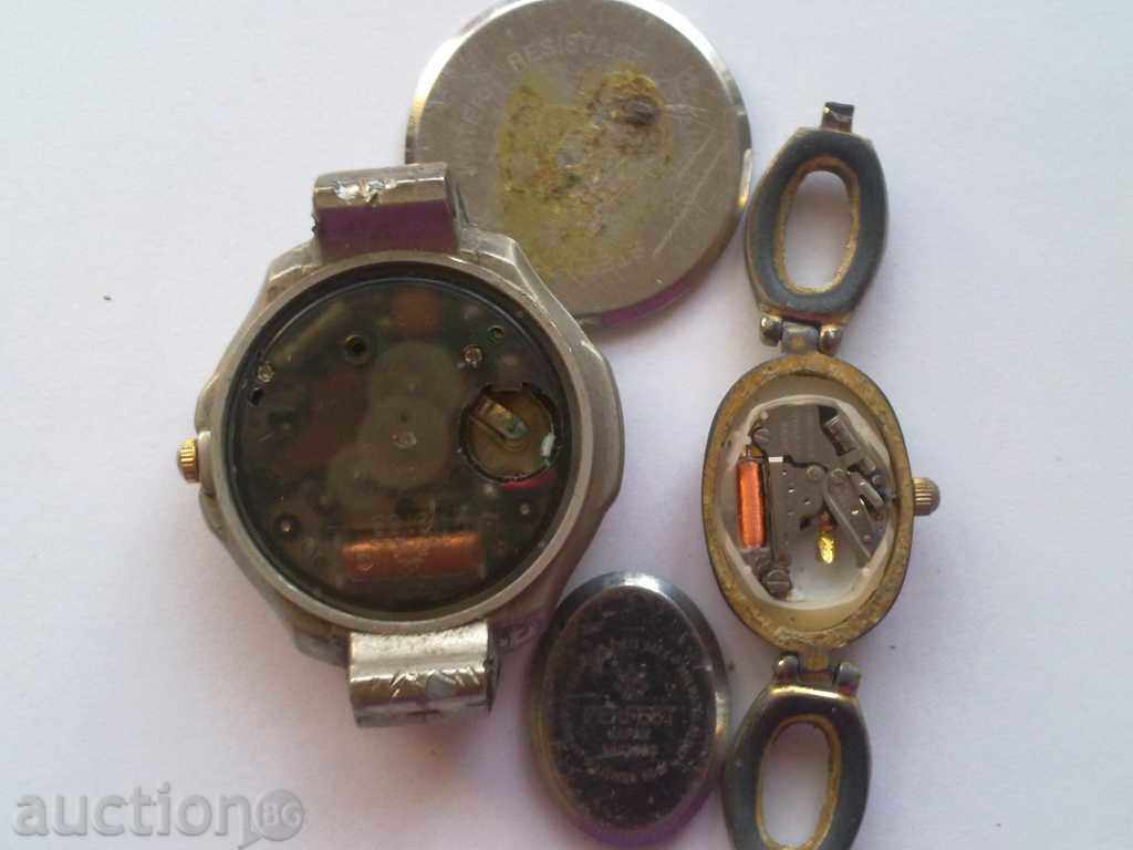 2 pcs of clocks with price 5.00 BGN | € 2.56 2 pcs of clocks with price 5.00 BGN | € 2.56