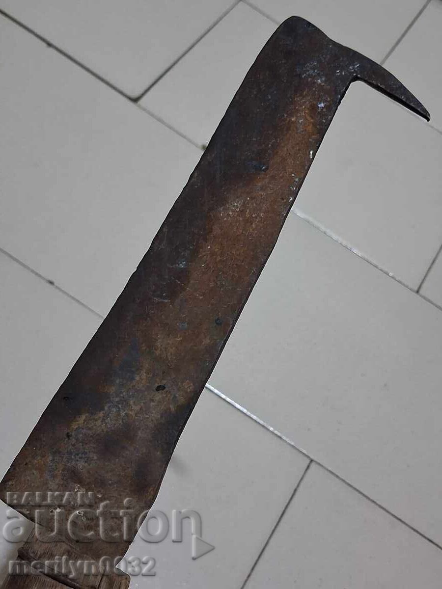 Delivery of Hand forged saber, blade, knife, top with white bluish chin Delivery of Hand forged saber, blade, knife, top with white bluish chin