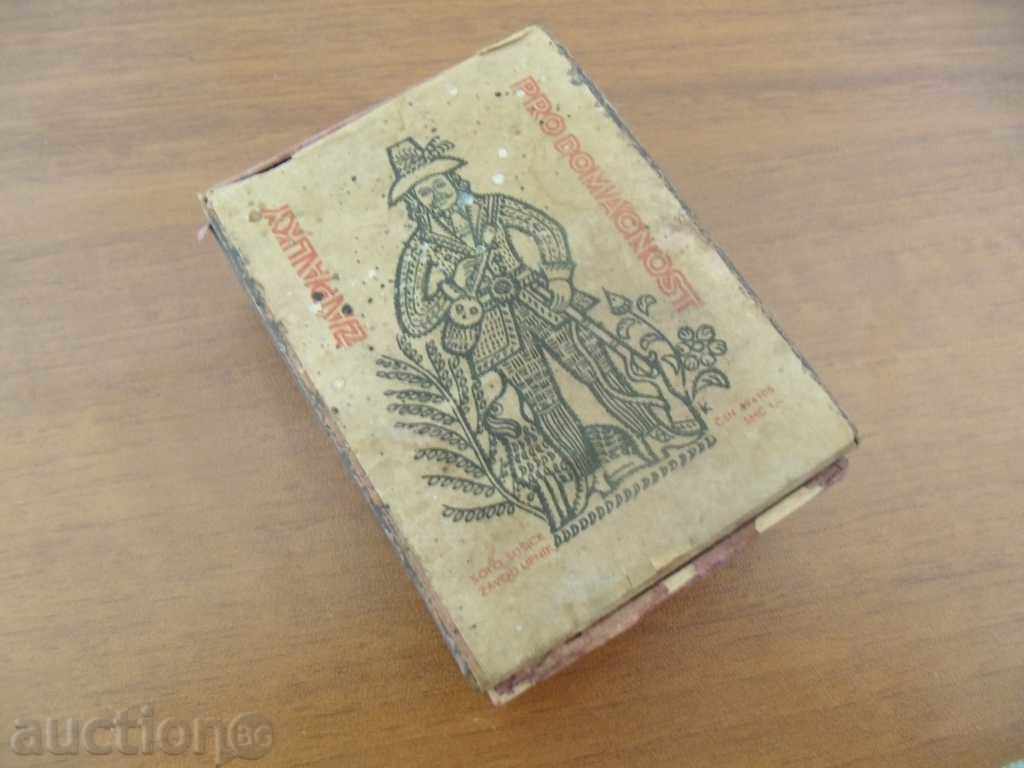 802 old box / matches dimensions 8 / 5,5 / 3,5 cm