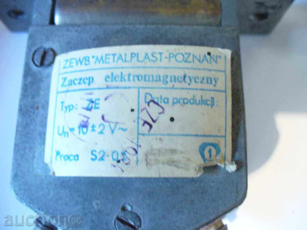 NOU închizător electric cu preț € 22.41 | 43.83 BGN NOU închizător electric cu preț € 22.41 | 43.83 BGN