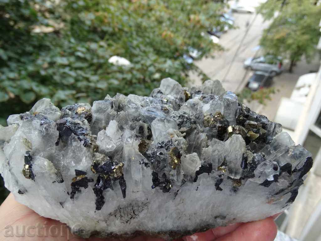 Auction quartz-calcite-pyrite Auction quartz-calcite-pyrite
