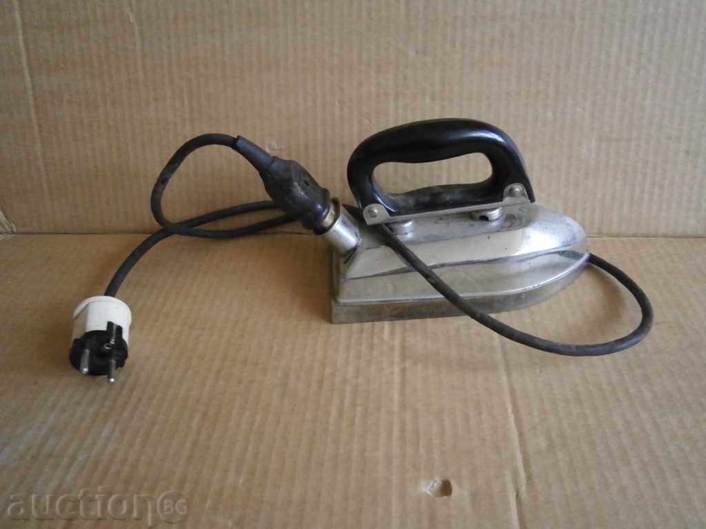 Auction  retro vintage electric iron