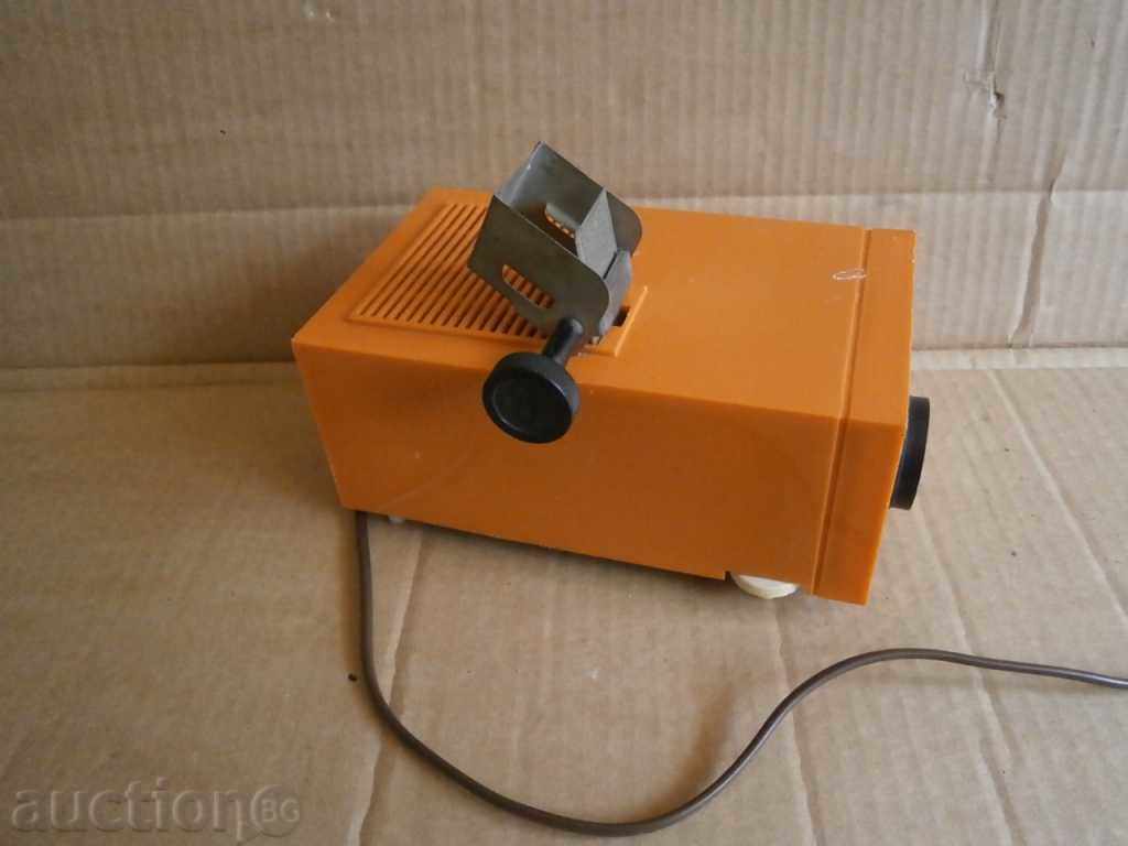 retro projector with price 45.00 BGN | € 23.01