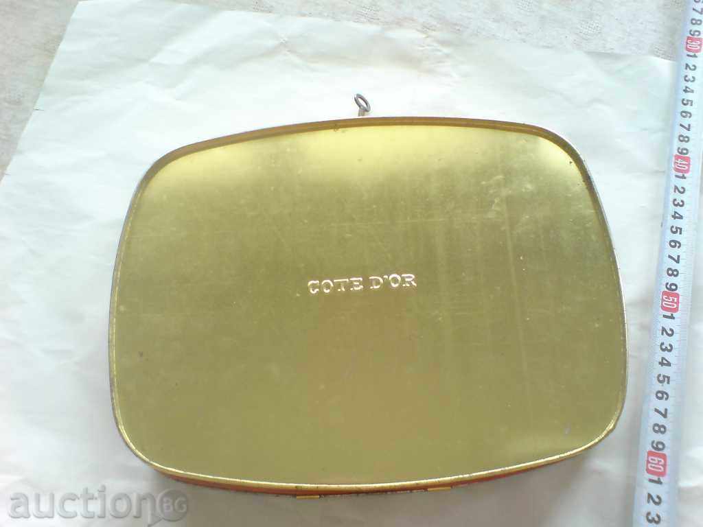 metal box for sweets with a key with price 19.99 BGN | € 10.22