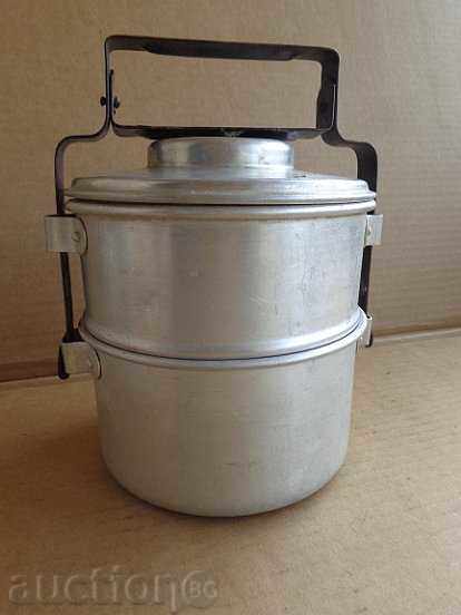 An old food box, a household pot, a pot