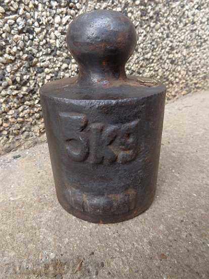 Old weighing scale, exaggeration, kilogram control weight - 5