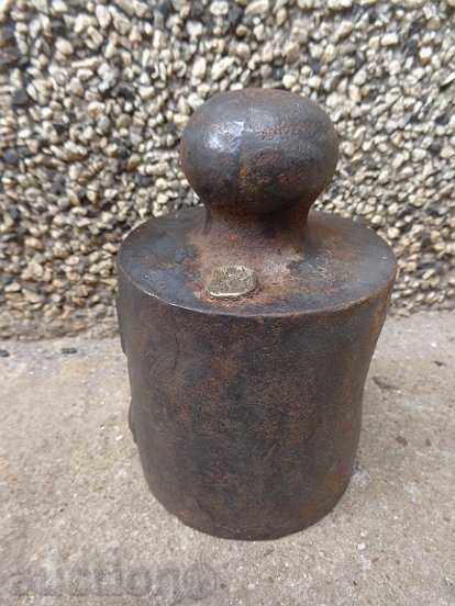 Old weighing scale, exaggeration, kilogram control weight - 6