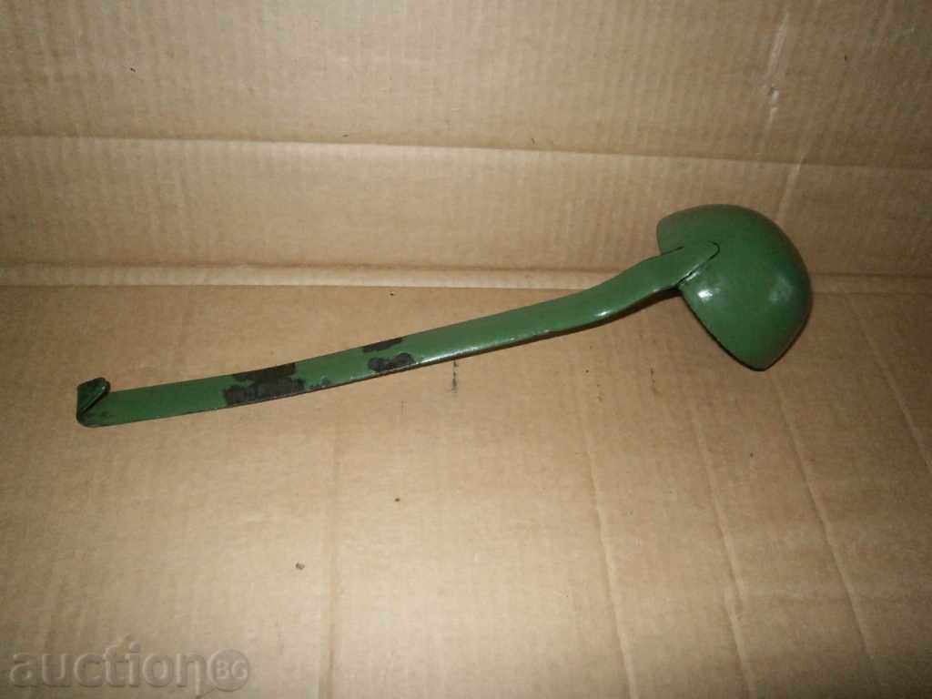 Αρχαία εμαγιέ βραχίονα με τιμή 10.00 BGN | € 5.11