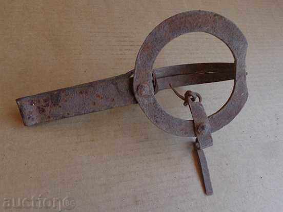 capcană veche forjate manual - din secolul al 19-lea cu preț 48.00 BGN | € 24.54