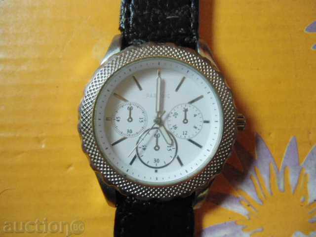 Παρφοί με τιμή 11.00 BGN | € 5.62 Παρφοί με τιμή 11.00 BGN | € 5.62