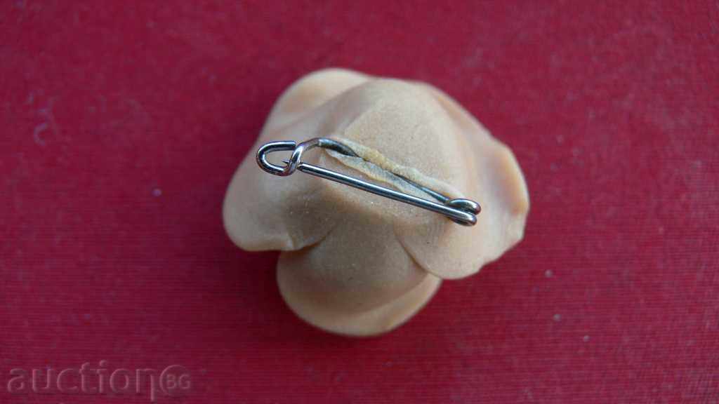 КРАСИВА СТАРА БРОШКА с цена 5.00 лв. | € 2.56 КРАСИВА СТАРА БРОШКА с цена 5.00 лв. | € 2.56