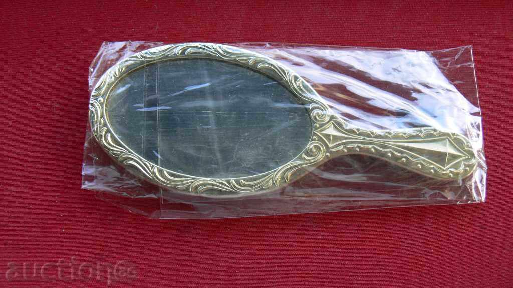 OLD WOMAN'S LOOKING with price 30.00 BGN | € 15.34 OLD WOMAN'S LOOKING with price 30.00 BGN | € 15.34