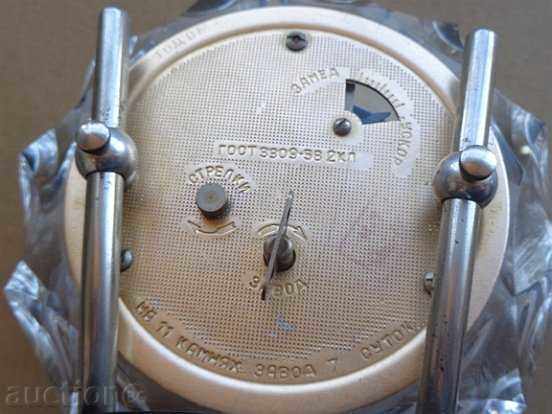 Old Desktop Clock Alarm Clock Works WELL - 6 Old Desktop Clock Alarm Clock Works WELL - 6