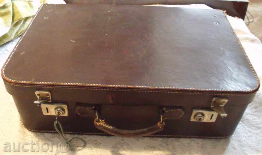 STAR KUFAR WITH KEY with price 49.99 BGN | € 25.56 STAR KUFAR WITH KEY with price 49.99 BGN | € 25.56