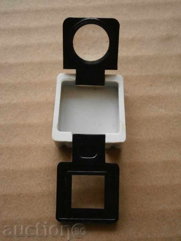 Delivery of SMALL magnifying glass Delivery of SMALL magnifying glass