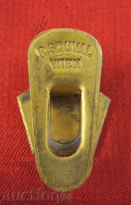 AUSTRIA-OLD BUTTONELLA-ENAMEL-Rarity with price 11.00 BGN | € 5.62 AUSTRIA-OLD BUTTONELLA-ENAMEL-Rarity with price 11.00 BGN | € 5.62