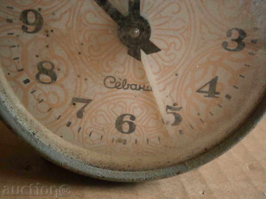 σοσιαλιστική αποκατάσταση ξυπνητήρι με τιμή 15.00 BGN | € 7.67