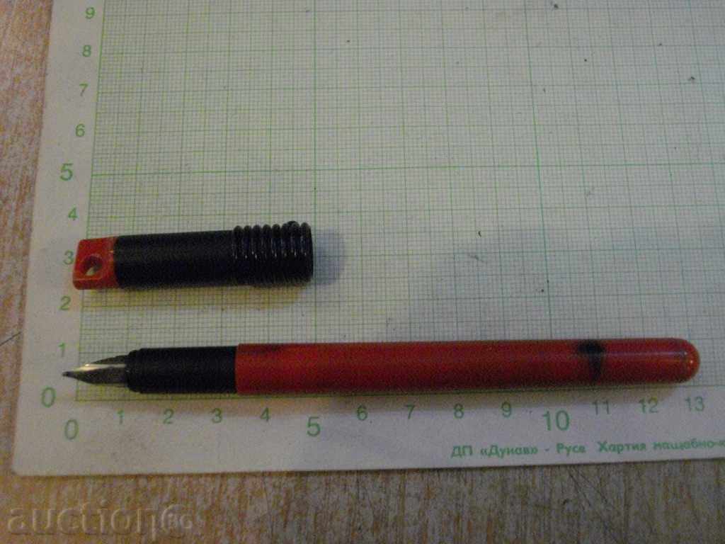 Pens for ink capsules
