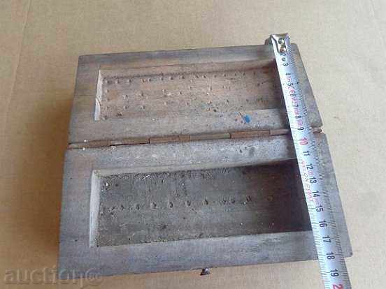 Παλιό ξύλινο κουτί για PIU ανταλλακτικά, εξαρτήματα, τα βάρη με τιμή 18.00 BGN | € 9.20 Παλιό ξύλινο κουτί για PIU ανταλλακτικά, εξαρτήματα, τα βάρη με τιμή 18.00 BGN | € 9.20