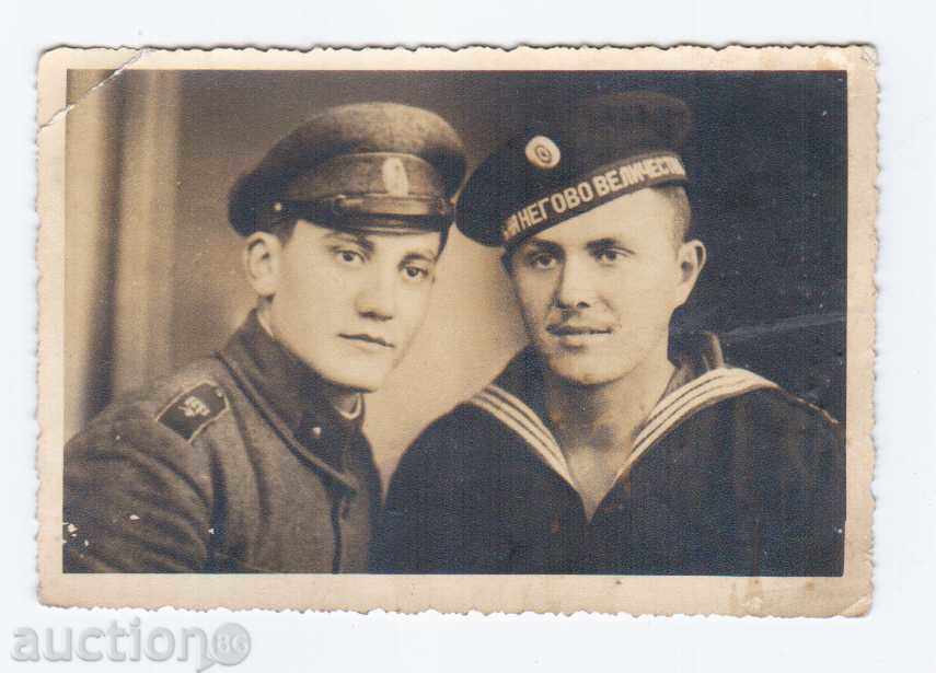 Foto: soldați și marinari - umăr la umăr ... / 9.9.1944g în urmă /