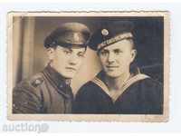 Φωτογραφία: στρατιώτες και ναύτες - ώμο με ώμο ... / Πριν από 9.9.1944g /