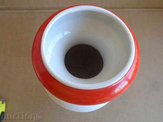 Auction USSR prize-winning porcelain vase, 1970s, hand-painted Auction USSR prize-winning porcelain vase, 1970s, hand-painted