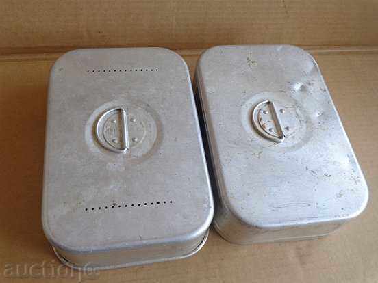 Licitație cutie veche de aluminiu cu mânere, numărul și marcaje