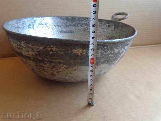 Auction Copper cup, baker, colander, tass, bowl, boiler Auction Copper cup, baker, colander, tass, bowl, boiler