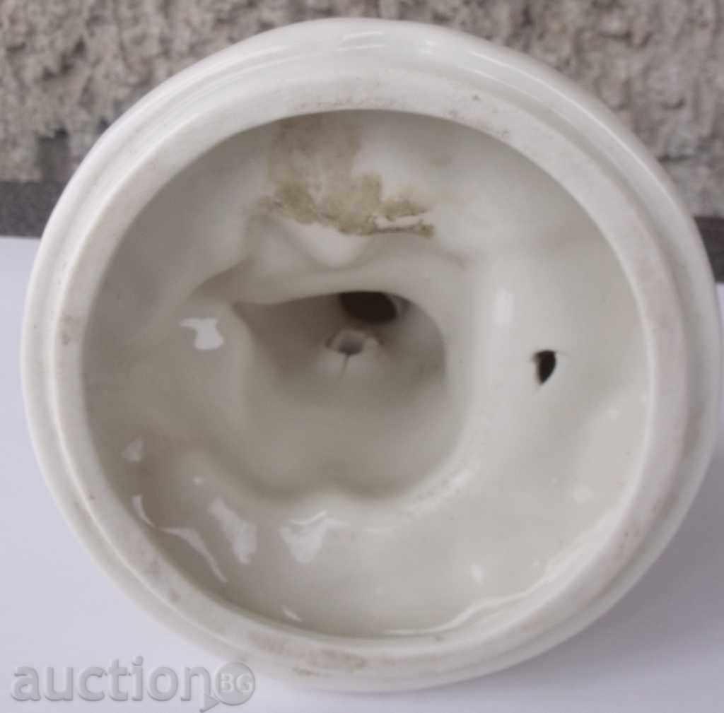 Delivery of Porcelain figure Delivery of Porcelain figure